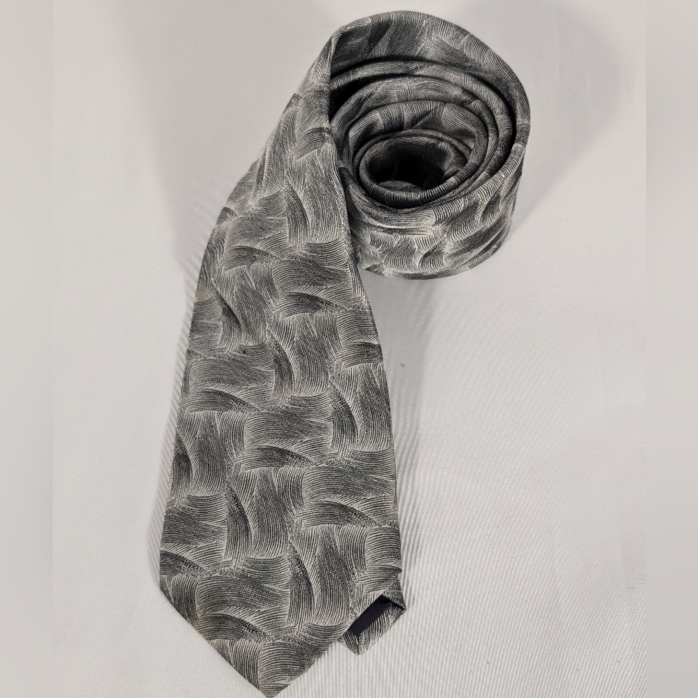 Yves Saint Laurent Silver Gray Patterned 100% Silk Tie